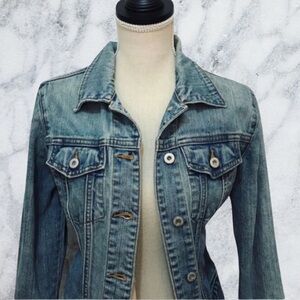 Vintage 90s Gap Light Washed Denim Jacket Relaxed Fit Slouchy Worn In